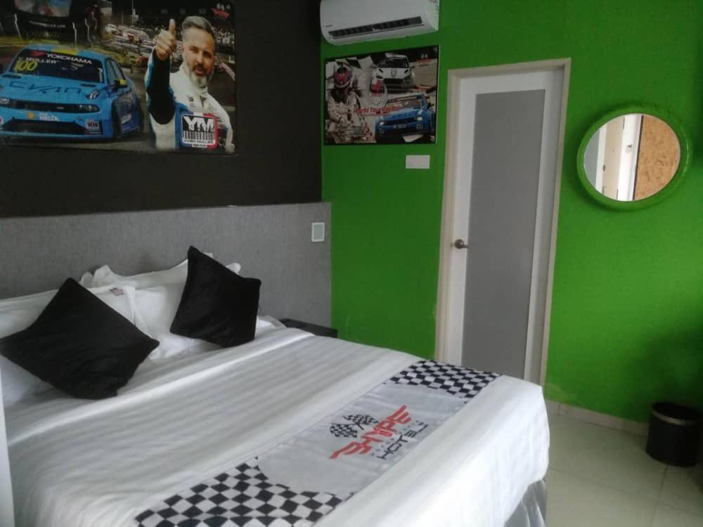 Hype Motorsports Hotel Port Dickson Buitenkant foto